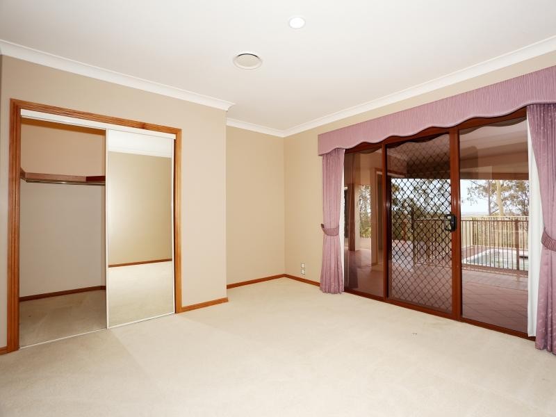 77 Highvale Dve, Helensvale QLD 4212