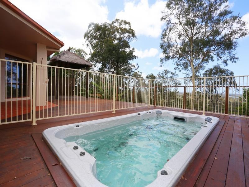 77 Highvale Dve, Helensvale QLD 4212