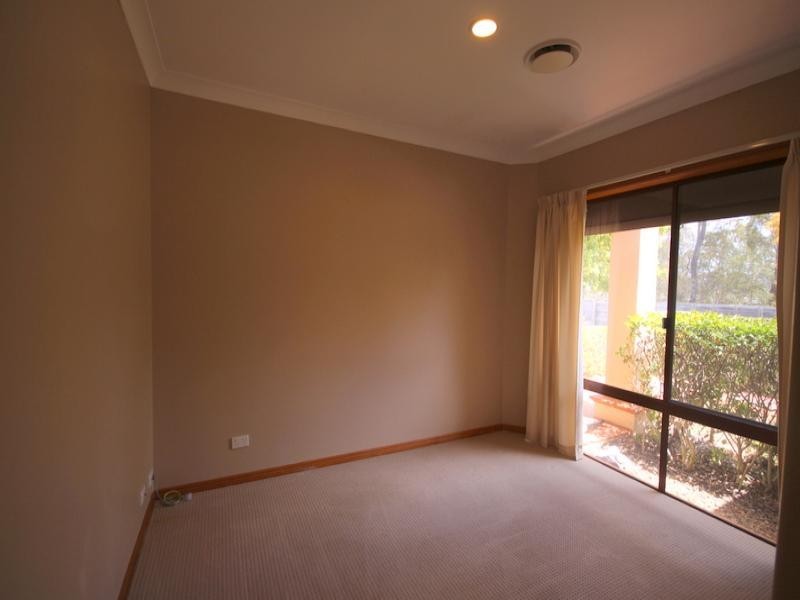 77 Highvale Dve, Helensvale QLD 4212