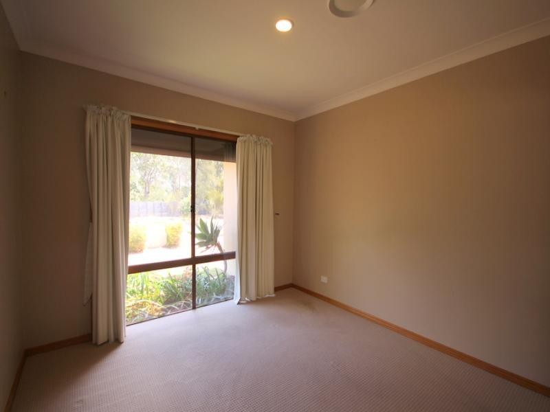 77 Highvale Dve, Helensvale QLD 4212