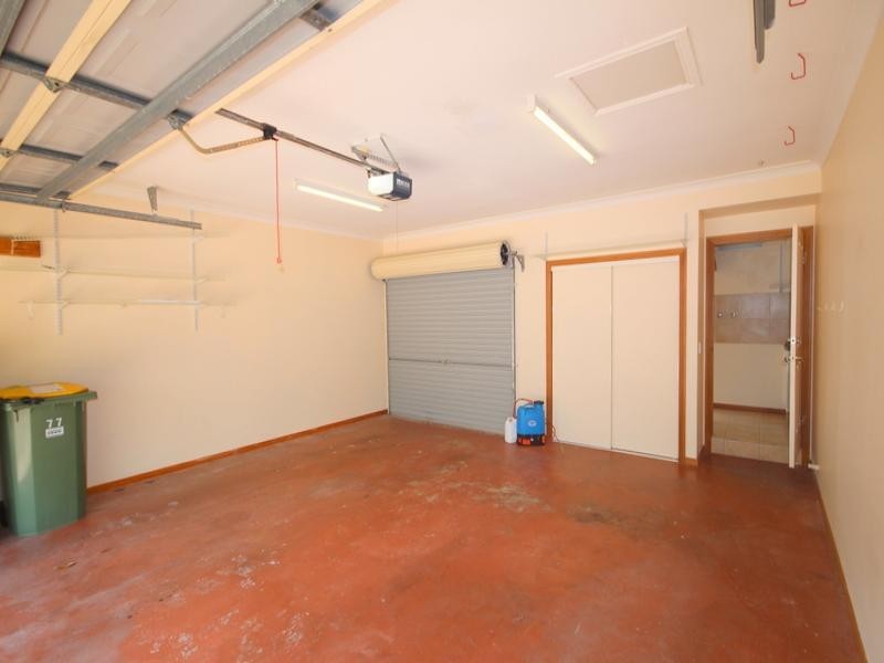 77 Highvale Dve, Helensvale QLD 4212