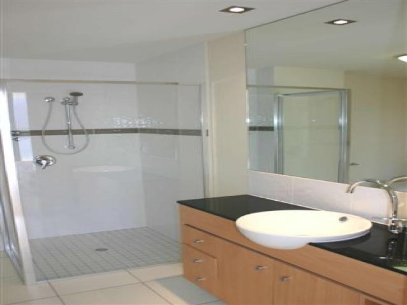 1002/25 Wharf Street, Cairns City QLD 4870