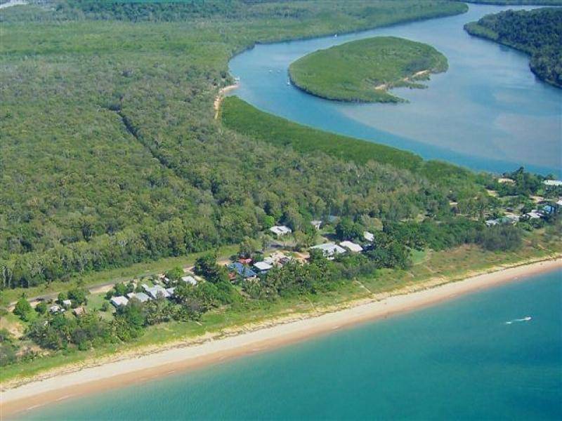 66 Luff Street, Hull Heads QLD 4854