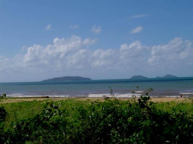 66 Luff Street, Hull Heads QLD 4854