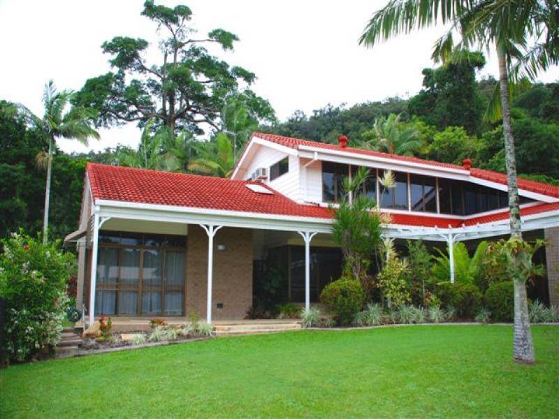 5 Crest Close, Bayview Heights QLD 4868
