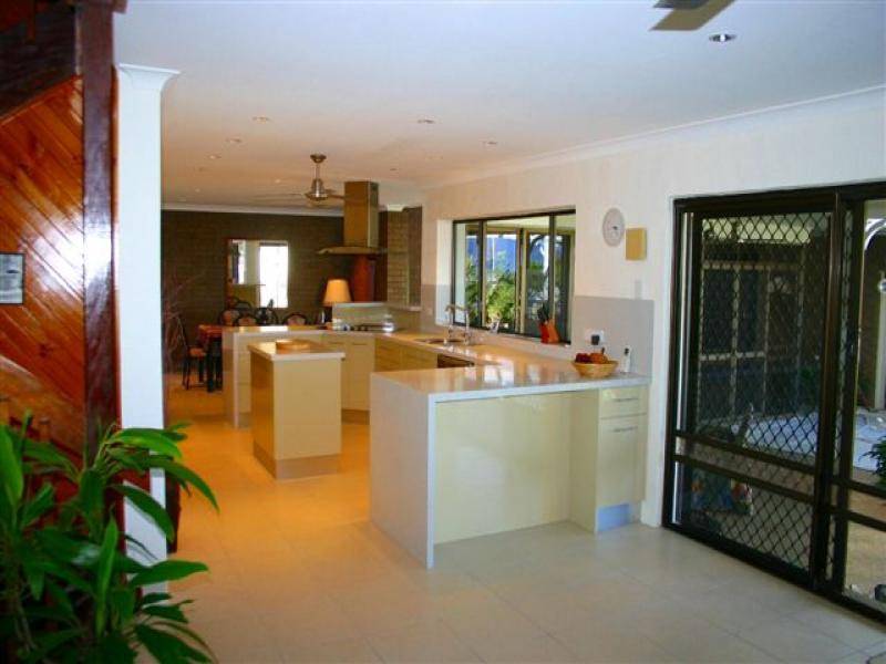 5 Crest Close, Bayview Heights QLD 4868