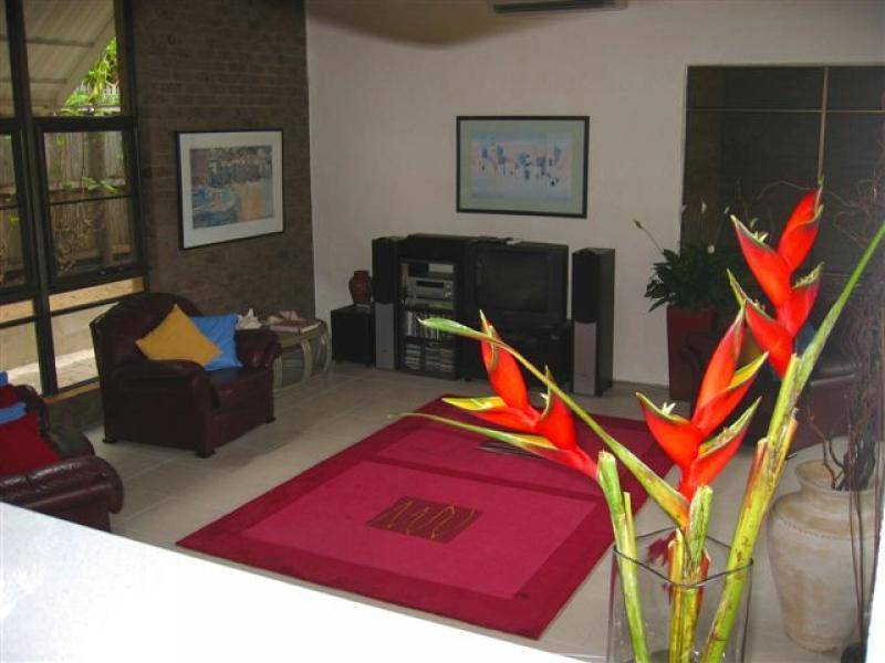 5 Crest Close, Bayview Heights QLD 4868