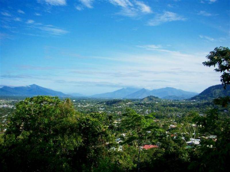 5 Crest Close, Bayview Heights QLD 4868