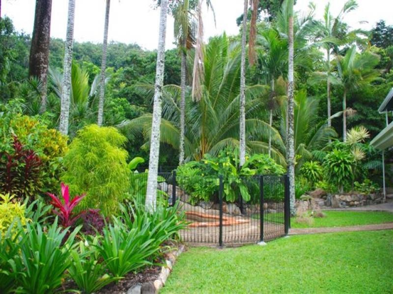 5 Crest Close, Bayview Heights QLD 4868