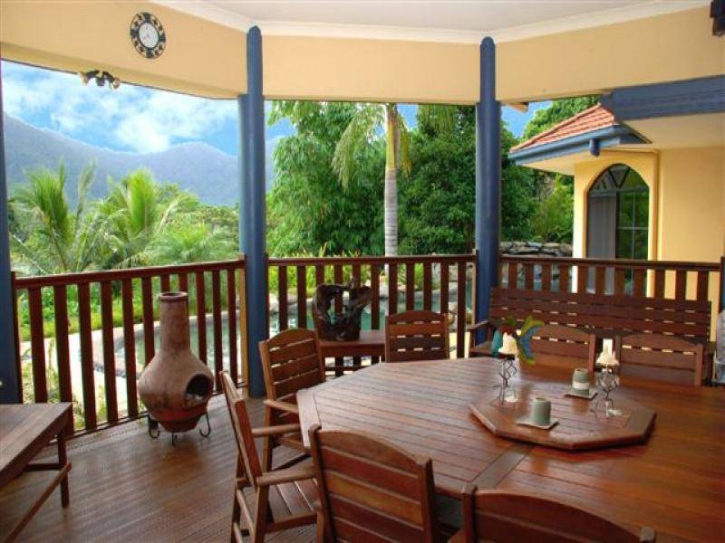 2 Lichen Close, Redlynch QLD 4870