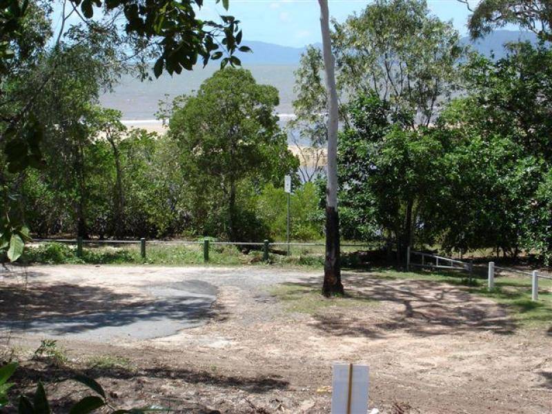 63 Willow Street, Holloways Beach QLD 4878