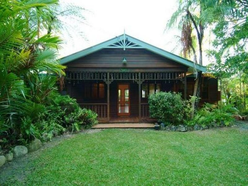 5 Woodlands Avenue, Edge Hill QLD 4870