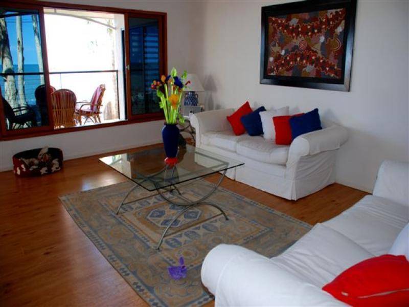 11 Arlington Esplanade, Clifton Beach QLD 4879