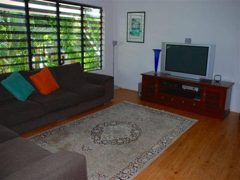 11 Arlington Esplanade, Clifton Beach QLD 4879