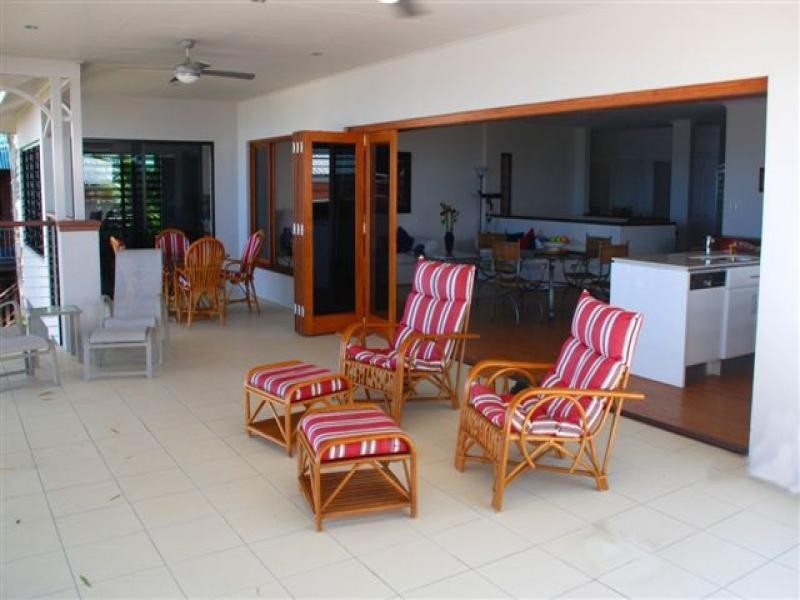 11 Arlington Esplanade, Clifton Beach QLD 4879