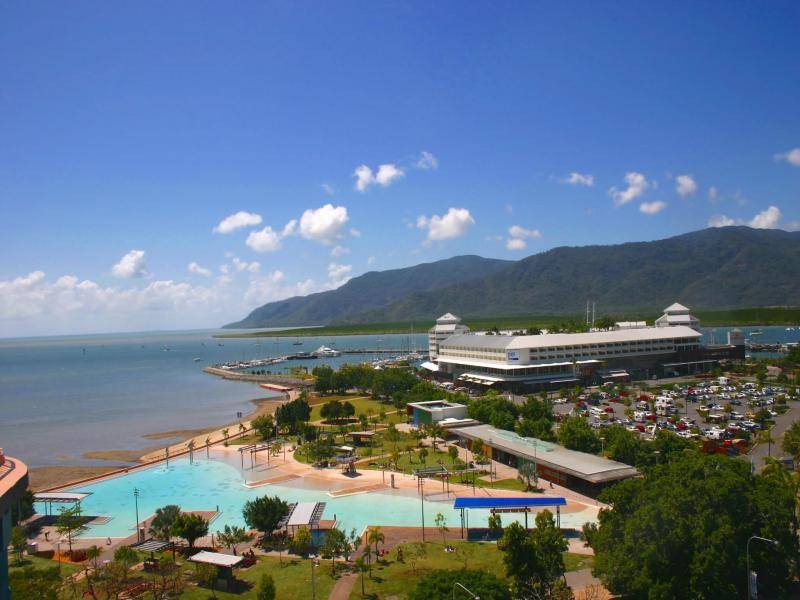 302/73 Esplanade, Cairns City QLD 4870