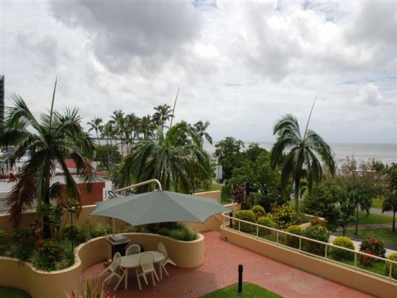 302/73 Esplanade, Cairns City QLD 4870
