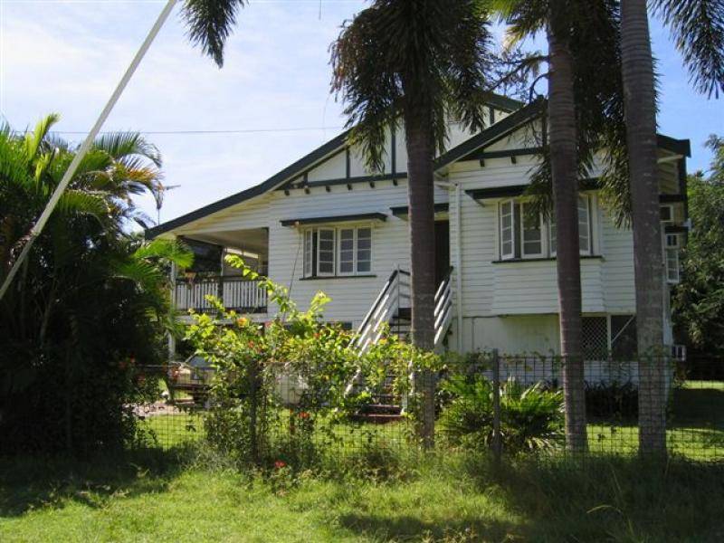 384 McLeod Street, Cairns North QLD 4870