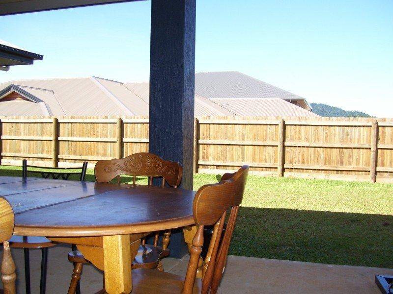 11 Abington Close, Redlynch QLD 4870