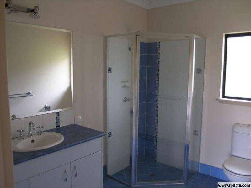 11 Abington Close, Redlynch QLD 4870