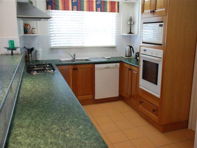 6 Guthrie Close, Bentley Park QLD 4869