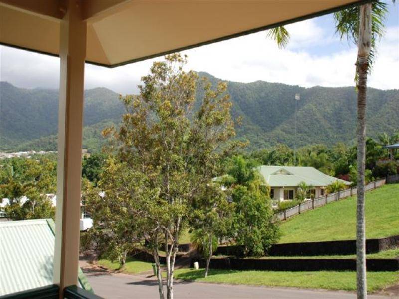 6 Guthrie Close, Bentley Park QLD 4869