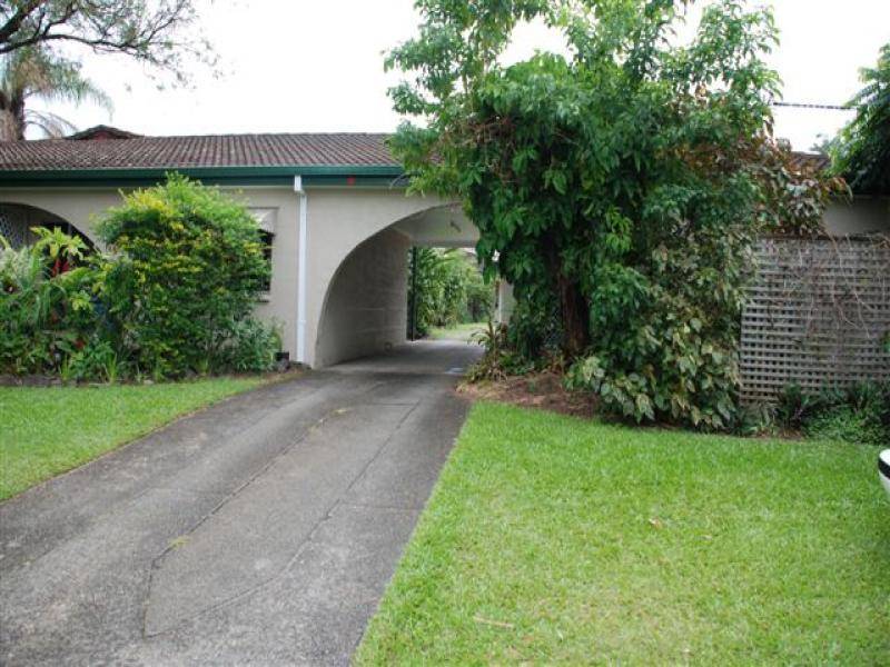 1/126 Greenslopes Street, Edge Hill QLD 4870