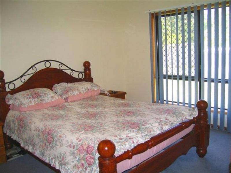 27 Shamrock Avenue, Brinsmead QLD 4870