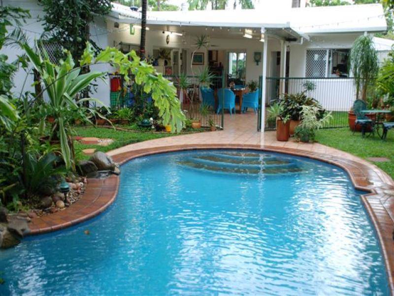 5 Stella Maris Close, Redlynch QLD 4870