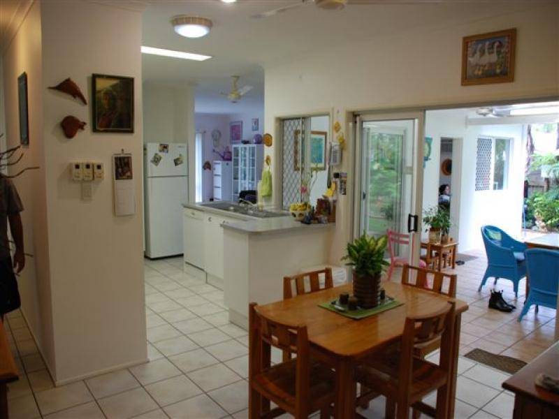 5 Stella Maris Close, Redlynch QLD 4870