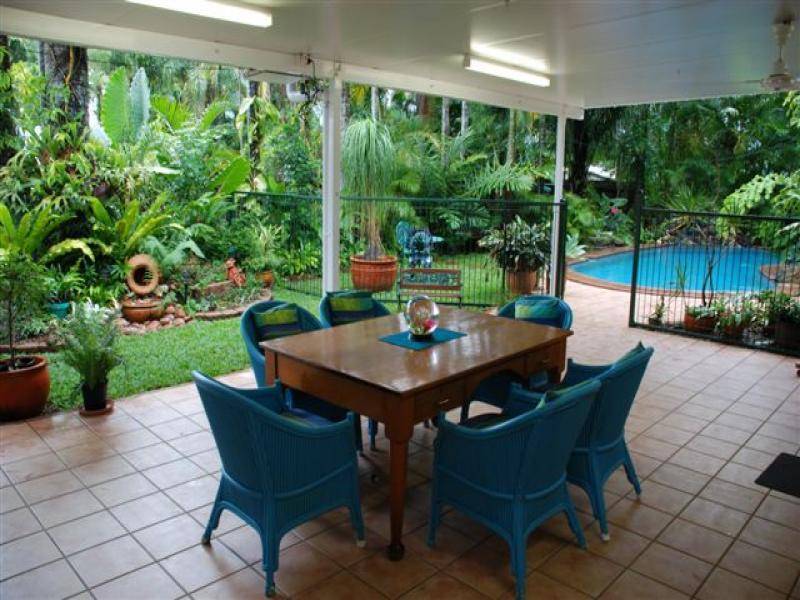 5 Stella Maris Close, Redlynch QLD 4870