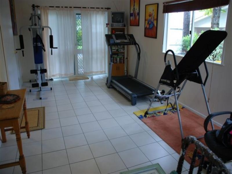 5 Stella Maris Close, Redlynch QLD 4870