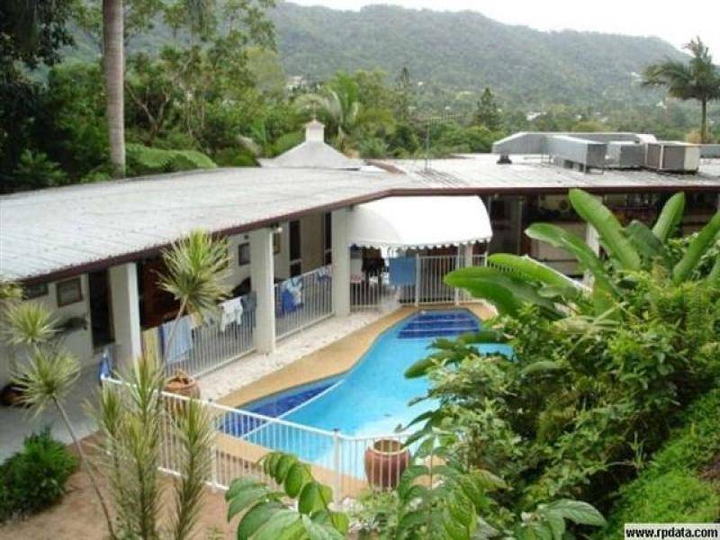 15 Panoramic Place, Whitfield QLD 4870