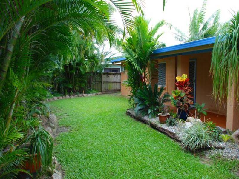 7 Mulligan Street, Manoora QLD 4870