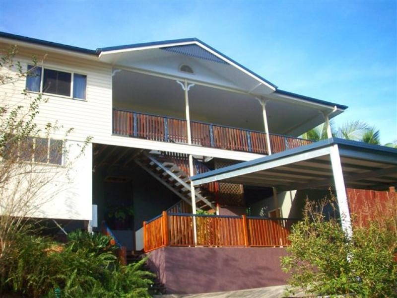 274 Robert Road, Bentley Park QLD 4869