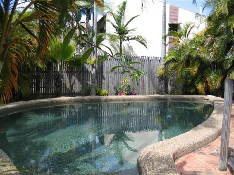 2/201 McLeod Street, Cairns North QLD 4870