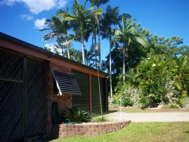 22 Serissa Street, Mooroobool QLD 4870