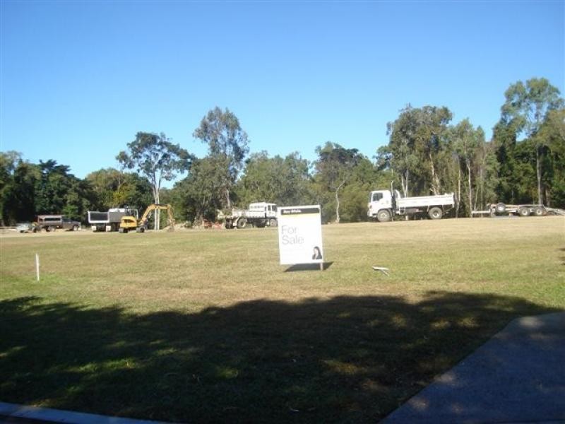 7 Silver Close, Palm Cove QLD 4879