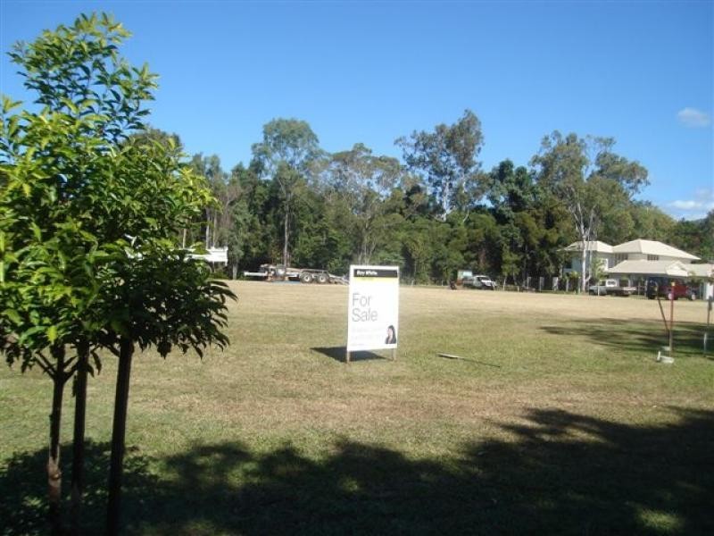 7 Silver Close, Palm Cove QLD 4879