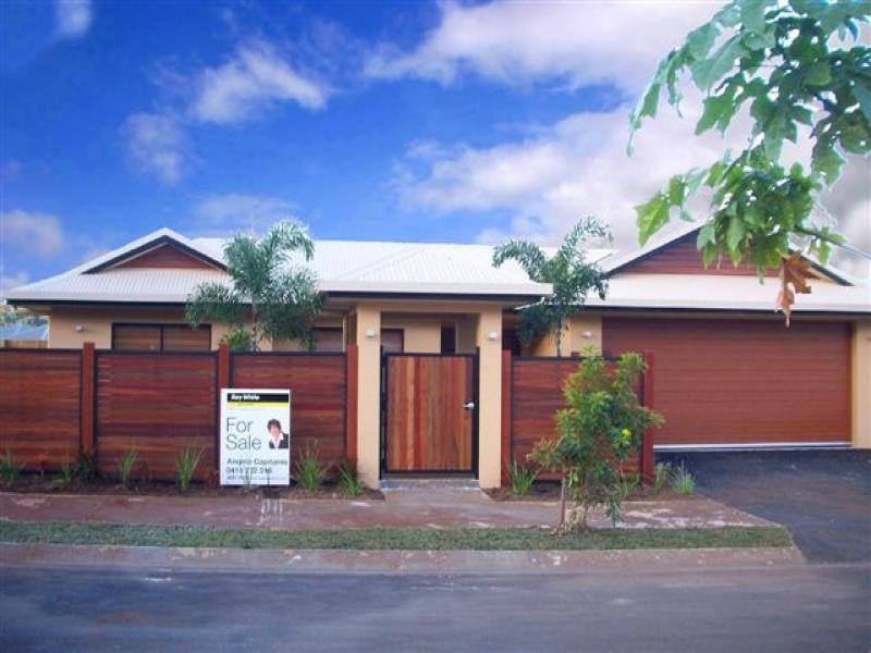 11 Norfolk Circuit, Redlynch QLD 4870