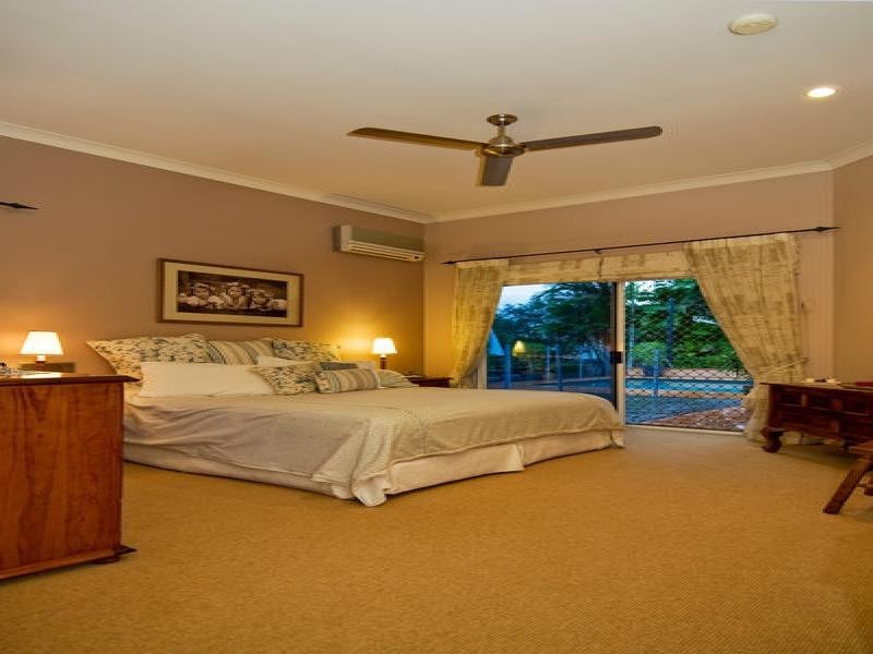 17 Olfersia Court, Mooroobool QLD 4870