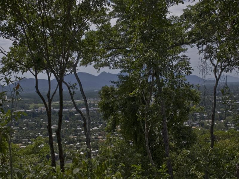 82 Summer Hill Drive, Cairns QLD 4870