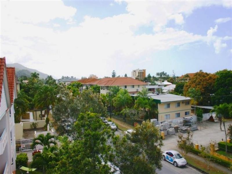 1/21 Digger Street, Cairns North QLD 4870