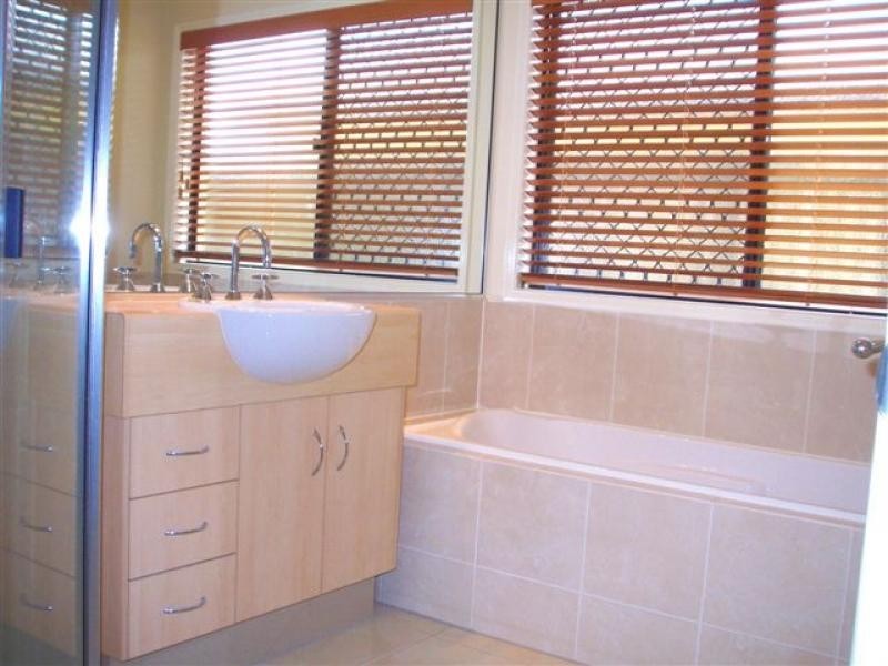 5 Chesterfield Close, Brinsmead QLD 4870