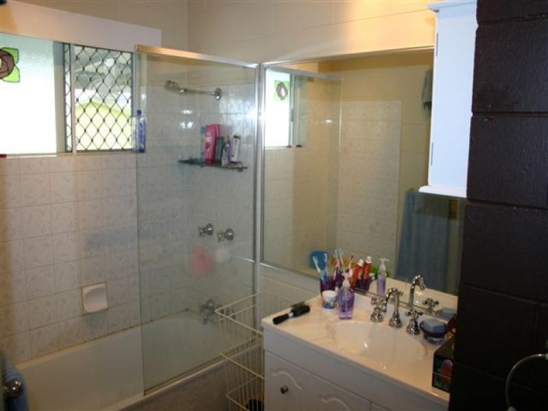 4 Deshon Street, Whitfield QLD 4870