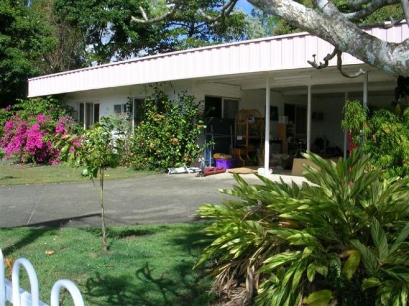 21 Oak Street, Holloways Beach QLD 4878