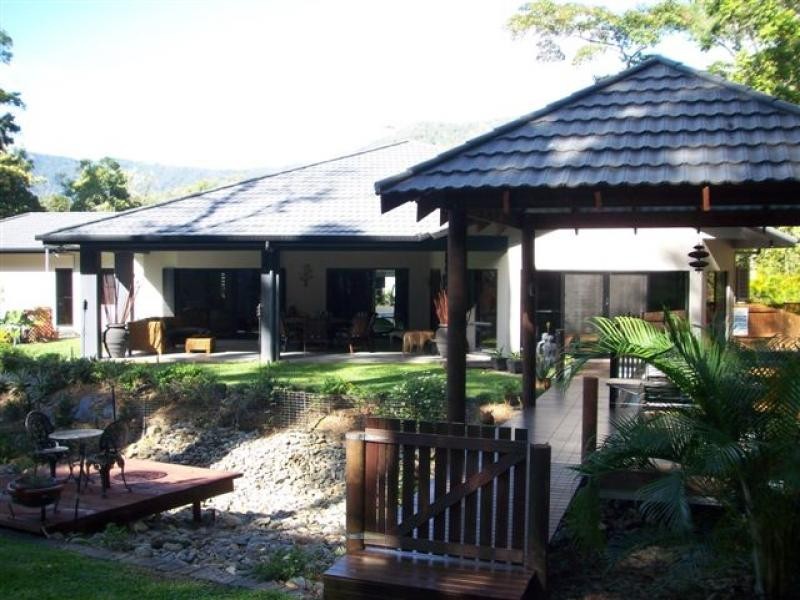 10 Thrush Tce, Clifton Beach QLD 4879