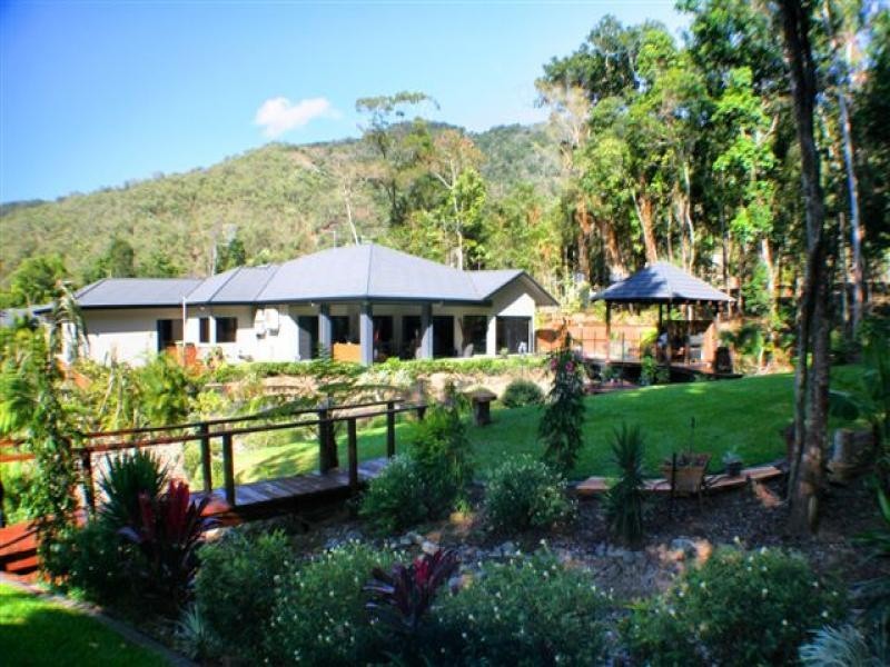 10 Thrush Tce, Clifton Beach QLD 4879