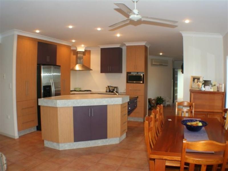 8-10 Brockhurst Close, Redlynch QLD 4870