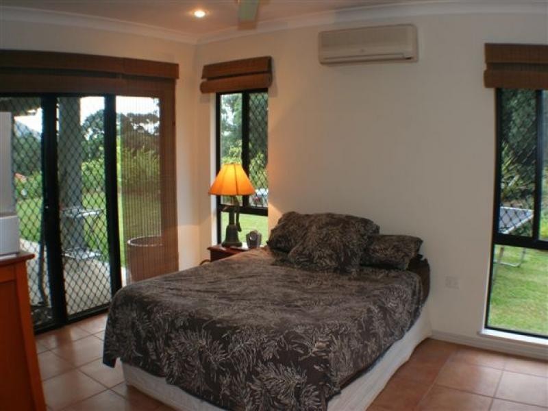 8-10 Brockhurst Close, Redlynch QLD 4870